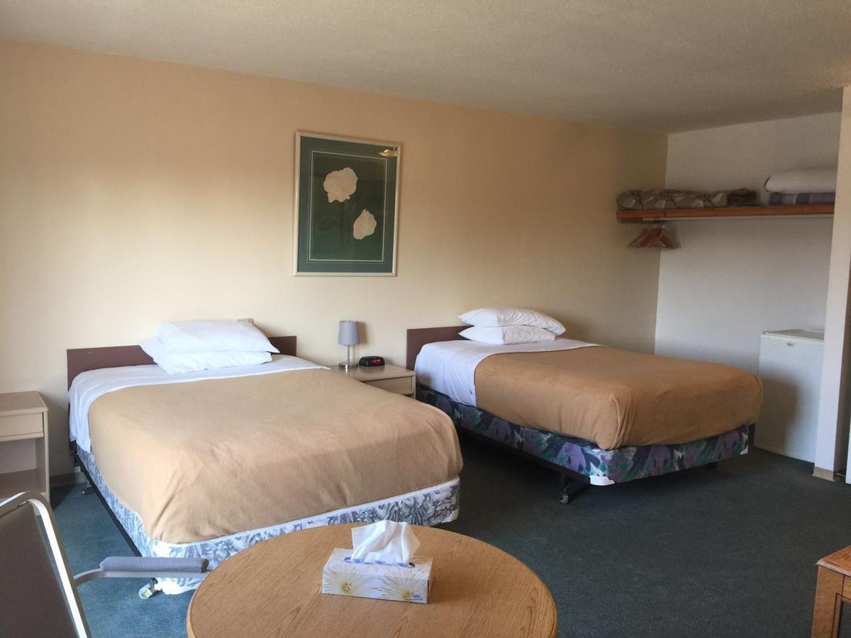 Greenwater Fisherman'S Cove Hotel Porcupine Plain Exterior photo